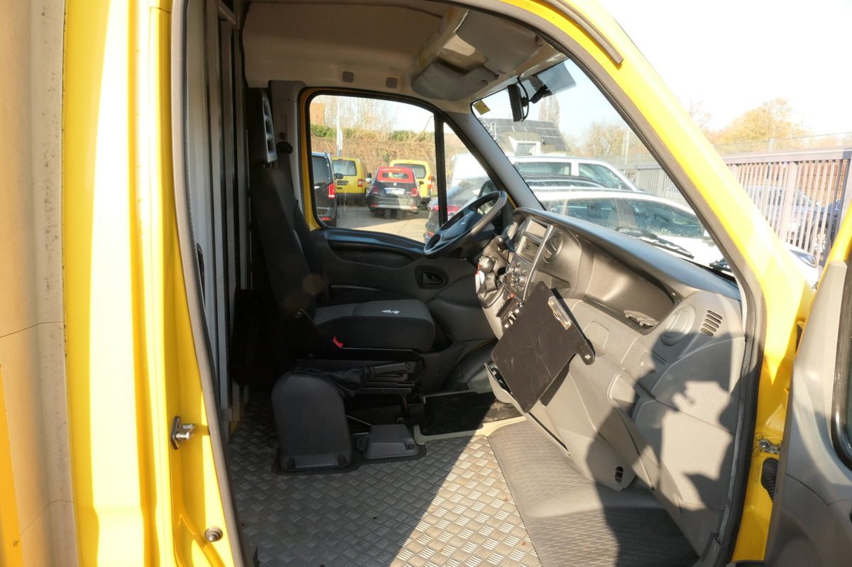 IVECO Daily 35 S11 C30C AUTOMATIK KAMERA Kurz KAMERA R - Fourgon grand volume: photos 5 IVECO Daily 35 S11 C30C AUTOMATIK KAMERA Kurz KAMERA R - Fourgon grand volume: photos 5