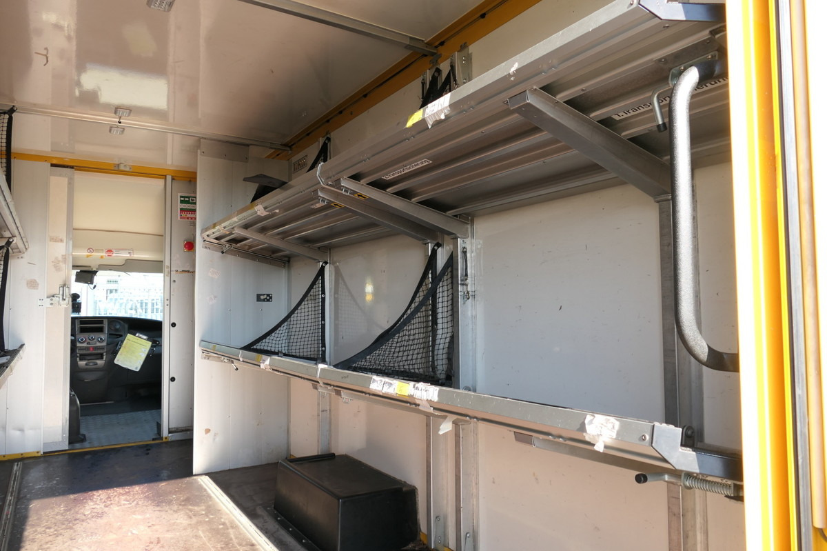 IVECO Daily 35 S11 C30C AUTOMATIK KAMERA Regale LUFT D - Fourgon grand volume: photos 5 IVECO Daily 35 S11 C30C AUTOMATIK KAMERA Regale LUFT D - Fourgon grand volume: photos 5