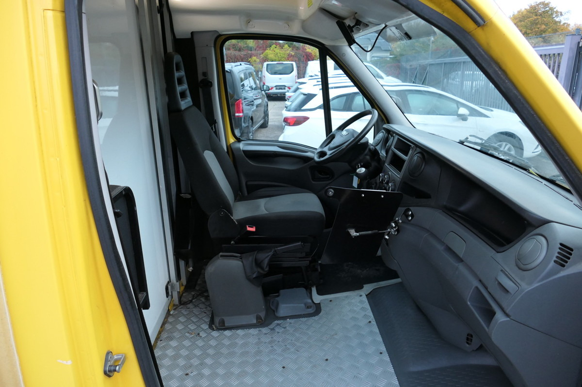IVECO Daily 35 S11 C30C AUTOMATIK KAMERA Regale LUFT D - Fourgon grand volume: photos 5 IVECO Daily 35 S11 C30C AUTOMATIK KAMERA Regale LUFT D - Fourgon grand volume: photos 5