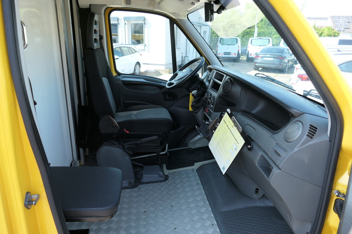 IVECO Daily 35 S11 C30C AUTOMATIK KAMERA Regale LUFT D - Fourgon grand volume: photos 5 IVECO Daily 35 S11 C30C AUTOMATIK KAMERA Regale LUFT D - Fourgon grand volume: photos 5