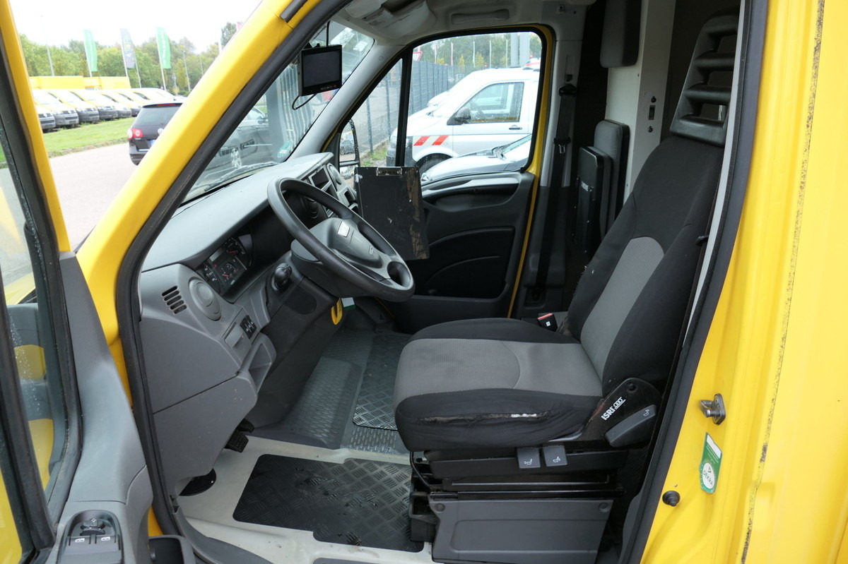 IVECO Daily 35 S11 C30C AUTOMATIK KAMERA Regale LUFT D - Fourgon grand volume: photos 5 IVECO Daily 35 S11 C30C AUTOMATIK KAMERA Regale LUFT D - Fourgon grand volume: photos 5