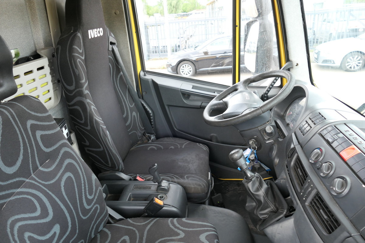 Photo d'intérieur 2: Camion fourgon IVECO EuroCargo ML 120 E28/P AHK LBW Koffer 7,00x2,44x