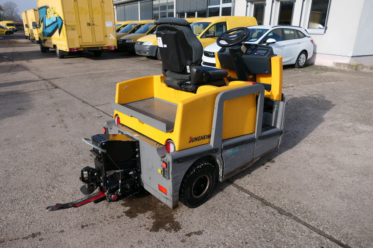 JUNGHEINRICH EZS 570 Schlepper Batterie 20/2017 - Chariot tracteur: photos 3 JUNGHEINRICH EZS 570 Schlepper Batterie 20/2017 - Chariot tracteur: photos 3