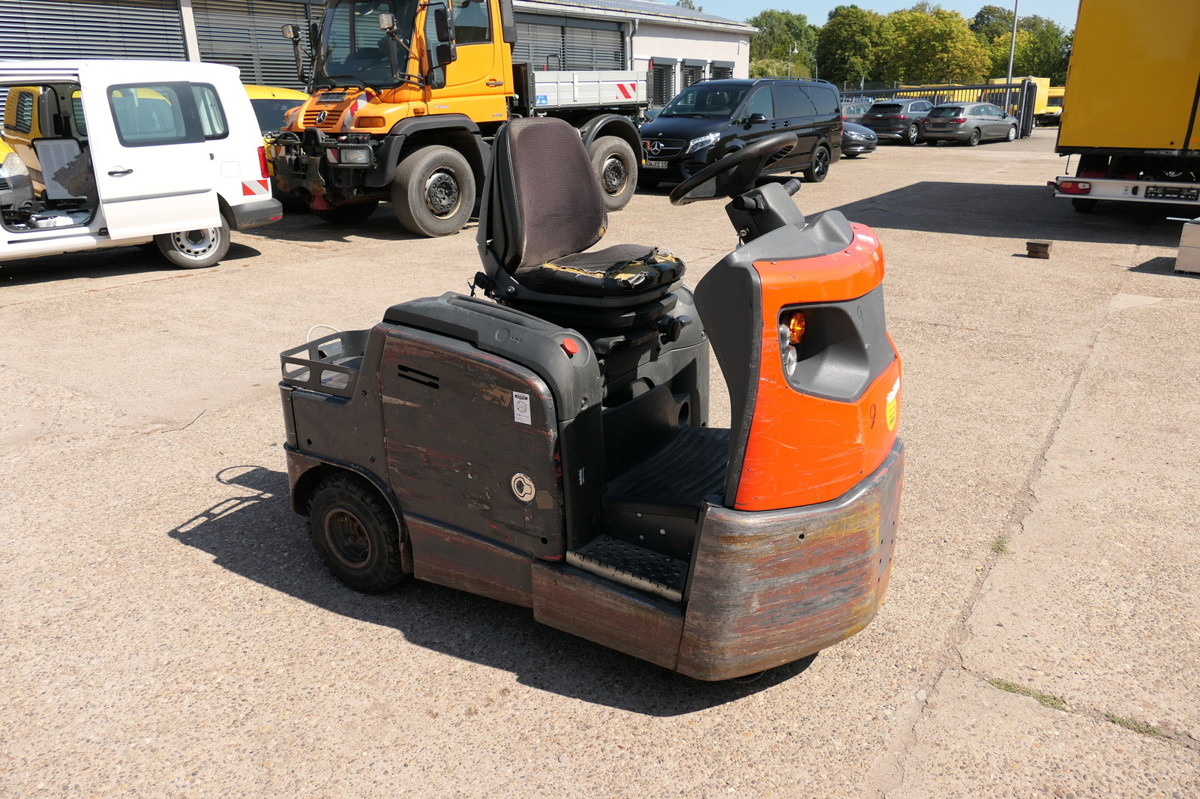 LINDE P 60 Z Schlepper Batterie 16/2019 3-Rad - Chariot tracteur: photos 2 LINDE P 60 Z Schlepper Batterie 16/2019 3-Rad - Chariot tracteur: photos 2
