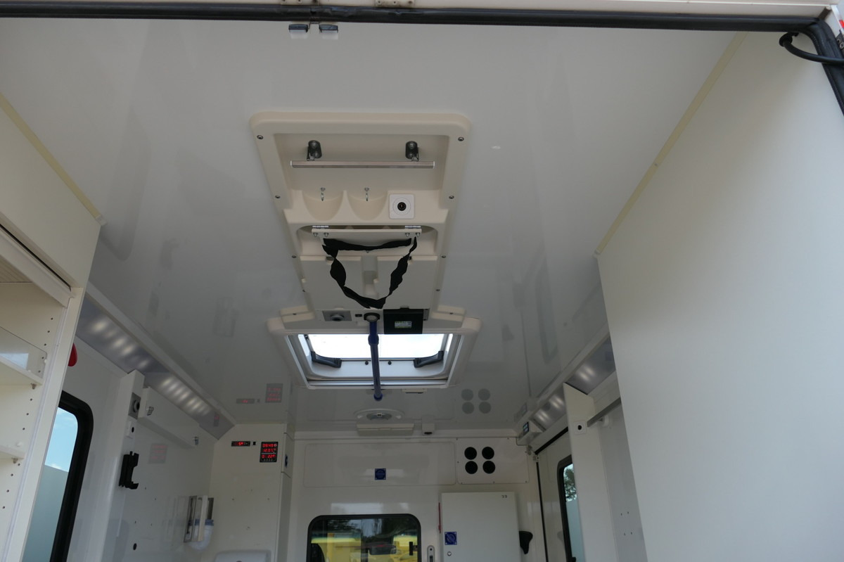 Ambulance MERCEDES-BENZ 319 Sprinter 6-Zylinder Rettungswagen  Strobel: photos 12