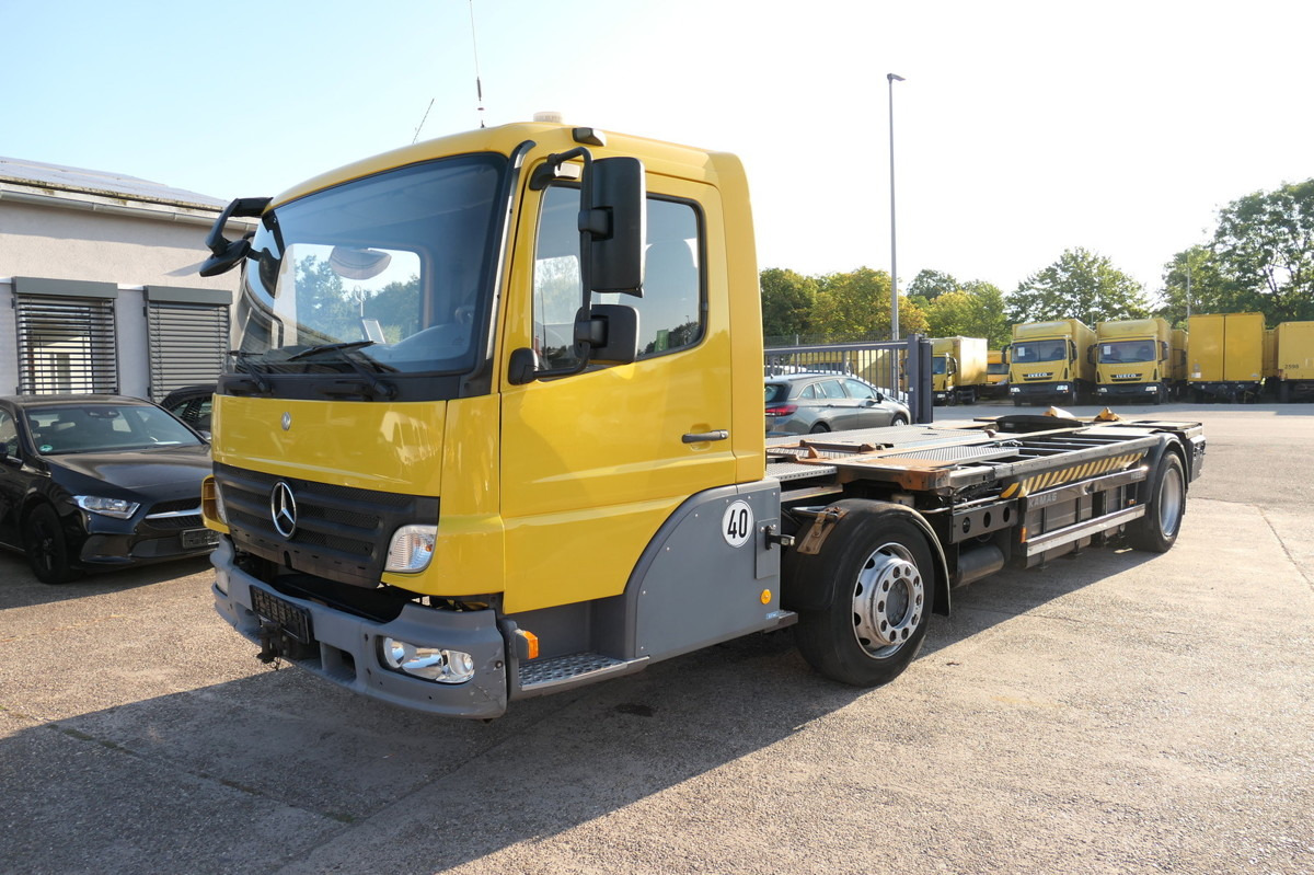 MERCEDES-BENZ KAMAG WBH 25 Wiesel Terberg Umsetzfahrz. Sattelk - Camion porte-conteneur/ Caisse mobile: photos 2 MERCEDES-BENZ KAMAG WBH 25 Wiesel Terberg Umsetzfahrz. Sattelk - Camion porte-conteneur/ Caisse mobile: photos 2