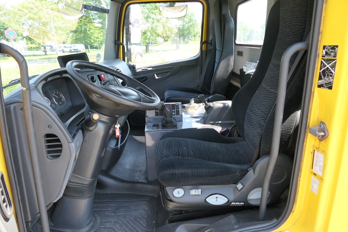 Photo d'intérieur 1: Crédit-bail de MERCEDES-BENZ KAMAG WBH 25 Wiesel Terberg Umsetzfahrz. Sattelk MERCEDES-BENZ KAMAG WBH 25 Wiesel Terberg Umsetzfahrz. Sattelk Photo d'intérieur 1: Crédit-bail de MERCEDES-BENZ KAMAG WBH 25 Wiesel Terberg Umsetzfahrz. Sattelk MERCEDES-BENZ KAMAG WBH 25 Wiesel Terberg Umsetzfahrz. Sattelk