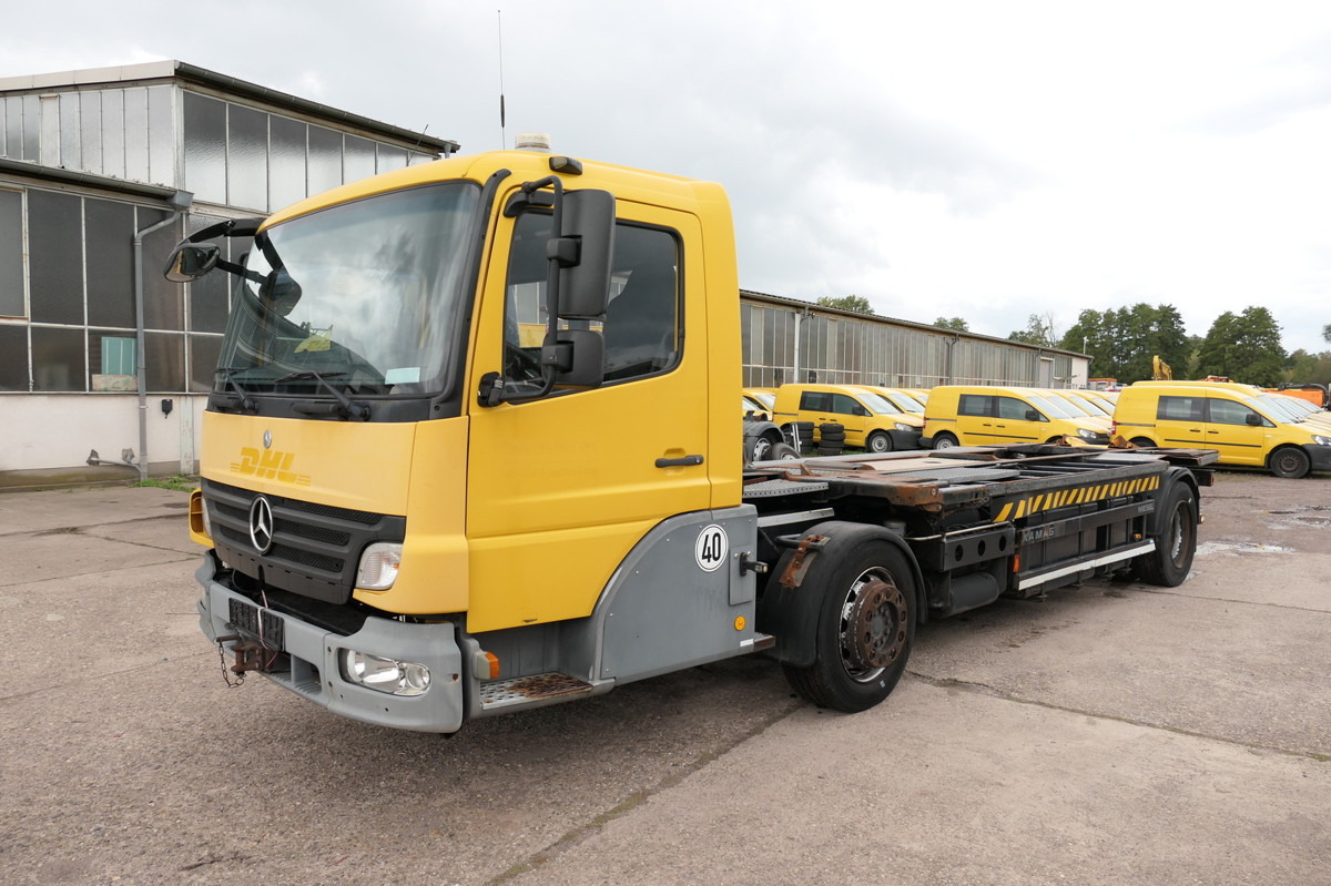 MERCEDES-BENZ KAMAG WBH 25 Wiesel Terberg Umsetzfahrz. Sattelk - Camion porte-conteneur/ Caisse mobile: photos 5 MERCEDES-BENZ KAMAG WBH 25 Wiesel Terberg Umsetzfahrz. Sattelk - Camion porte-conteneur/ Caisse mobile: photos 5
