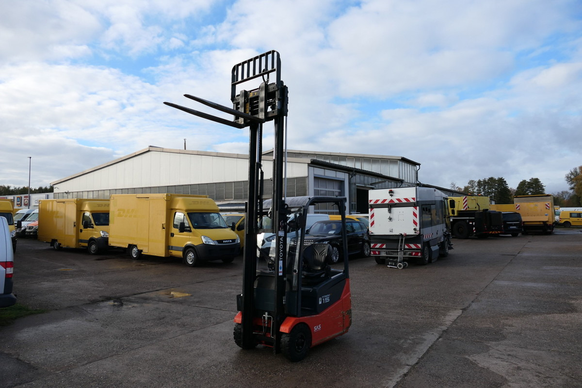 TOYOTA 7FBEST 15 Elektro 3-Rad - Chariot élévateur électrique: photos 1 TOYOTA 7FBEST 15 Elektro 3-Rad - Chariot élévateur électrique: photos 1