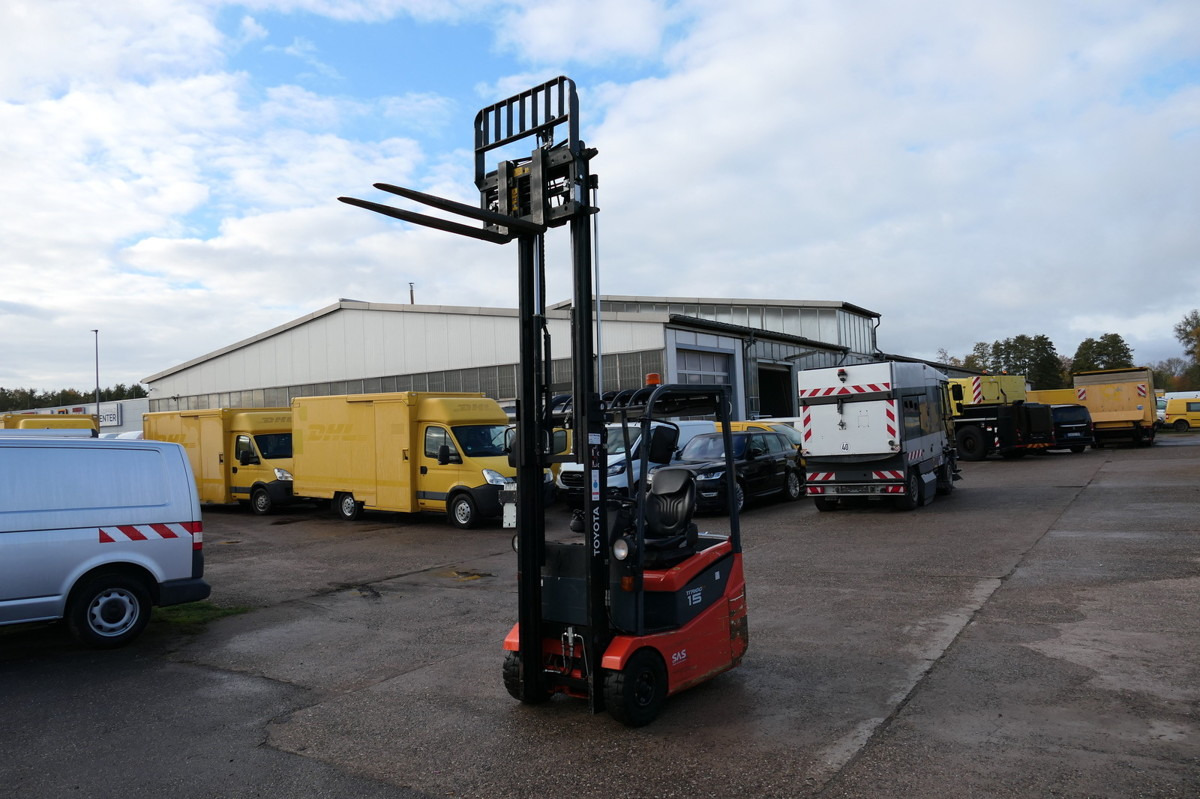 TOYOTA 7FBEST 15 Elektro Batterie 24/2018 3-Rad - Chariot élévateur électrique: photos 1 TOYOTA 7FBEST 15 Elektro Batterie 24/2018 3-Rad - Chariot élévateur électrique: photos 1