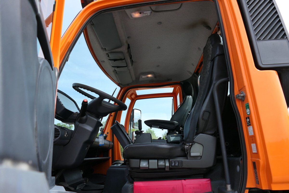 Photo d'intérieur 2: Crédit-bail de UNIMOG U400 405/12 AHK KLIMA ZAPFWELLE vorn SFZ KOMMUN UNIMOG U400 405/12 AHK KLIMA ZAPFWELLE vorn SFZ KOMMUN Photo d'intérieur 2: Crédit-bail de UNIMOG U400 405/12 AHK KLIMA ZAPFWELLE vorn SFZ KOMMUN UNIMOG U400 405/12 AHK KLIMA ZAPFWELLE vorn SFZ KOMMUN