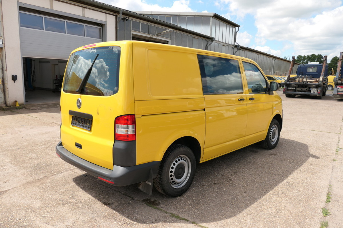 VW T5 Transporter 2.0 TDI EURO-5 CoC 2xSCHIEBETÜR P - Fourgonnette: photos 4 VW T5 Transporter 2.0 TDI EURO-5 CoC 2xSCHIEBETÜR P - Fourgonnette: photos 4