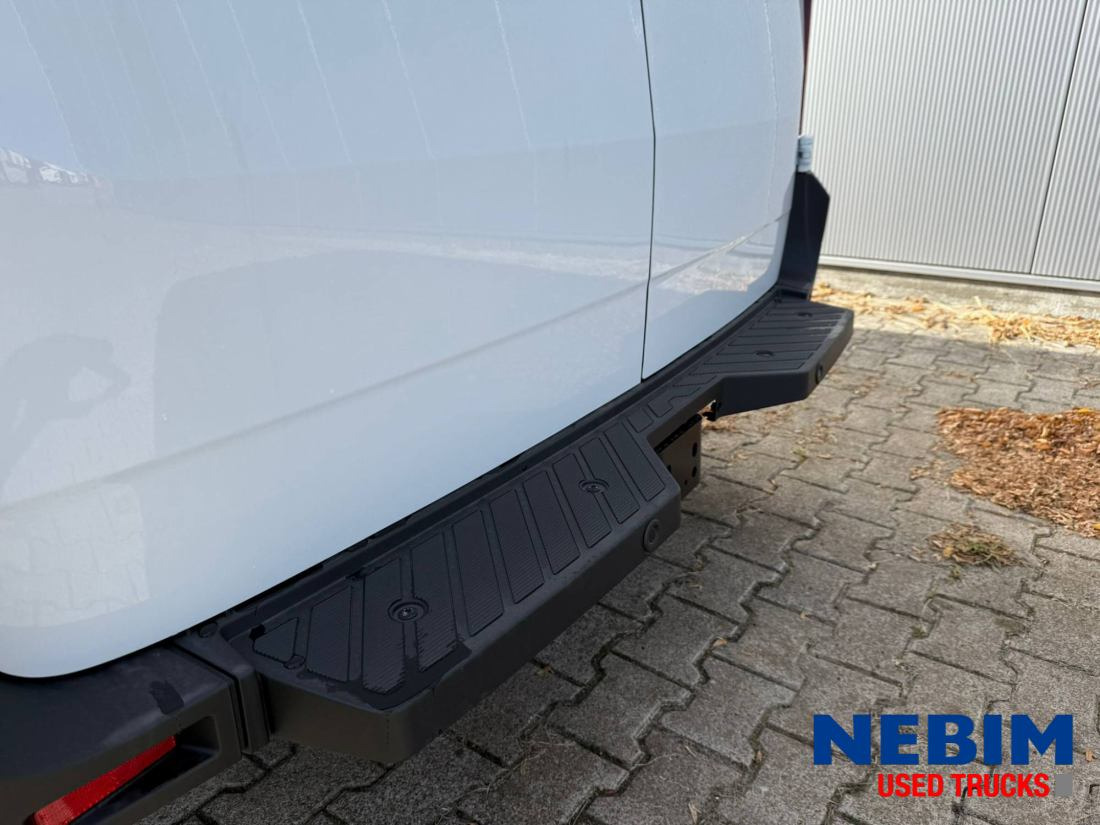 Fourgon utilitaire neuf Renault Master L3H2 150HP 6 Units Available: photos 10