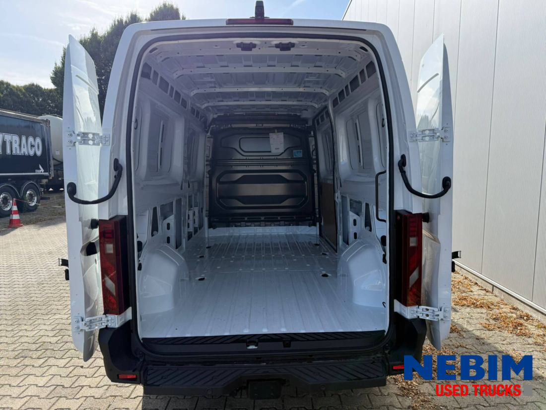 Fourgon utilitaire neuf Renault Master L3H2 150HP 6 Units Available: photos 11