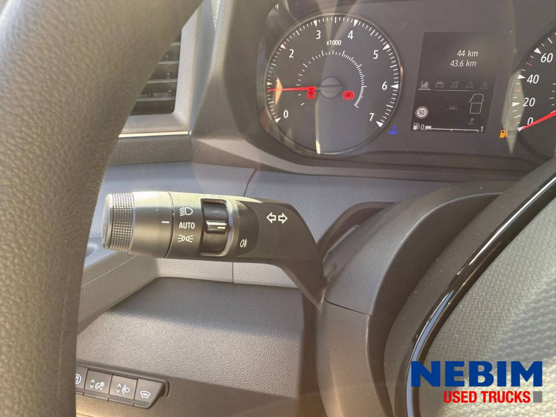 Fourgon utilitaire neuf Renault Master L3H2 150HP 6 Units Available: photos 18