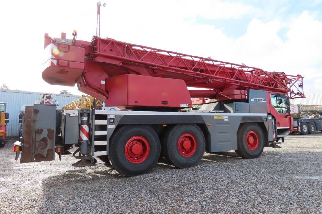 Liebherr LTM 1055-3.2 - Grue tout-terrain: photos 3 Liebherr LTM 1055-3.2 - Grue tout-terrain: photos 3