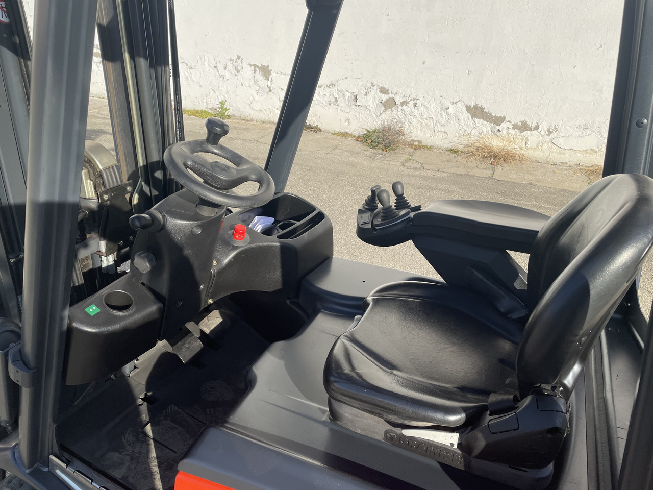 Linde E 16 C-01 (batt. 2017) - Chariot élévateur électrique: photos 4 Linde E 16 C-01 (batt. 2017) - Chariot élévateur électrique: photos 4