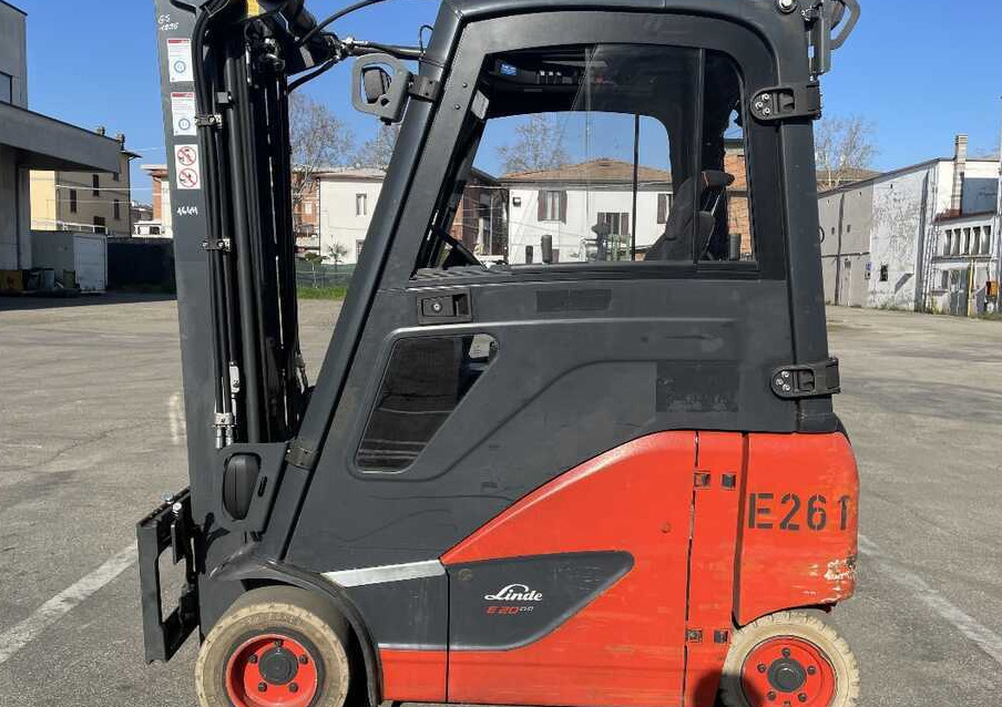 Linde E 20 PH - Chariot élévateur électrique: photos 4 Linde E 20 PH - Chariot élévateur électrique: photos 4