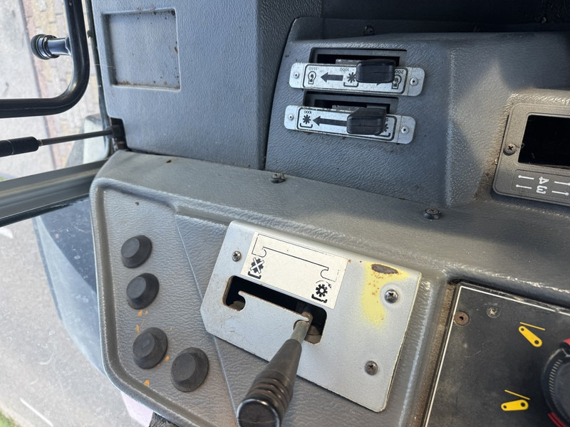 Tracteur agricole Massey Ferguson 3060: photos 8