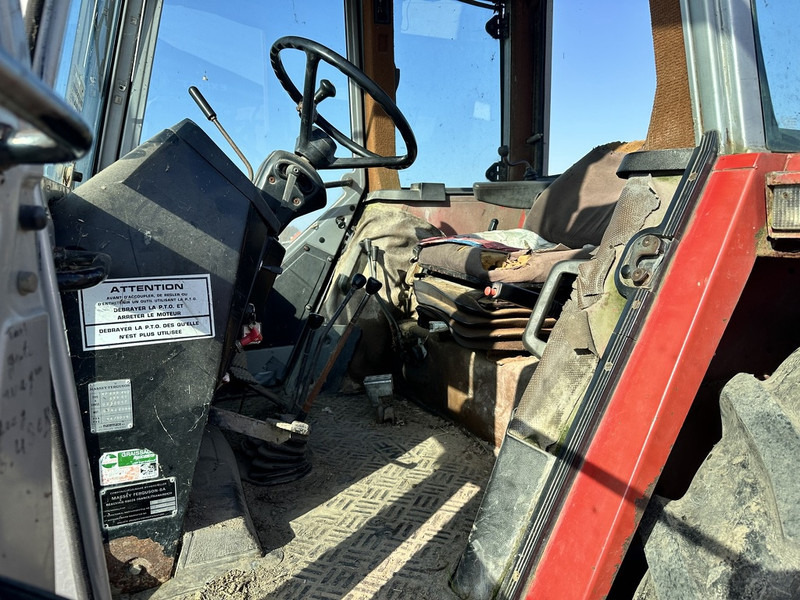 Massey Ferguson 699 - Tracteur agricole: photos 4 Massey Ferguson 699 - Tracteur agricole: photos 4
