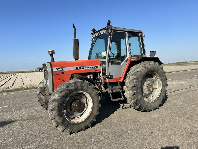 Massey Ferguson 699 - Tracteur agricole: photos 1 Massey Ferguson 699 - Tracteur agricole: photos 1