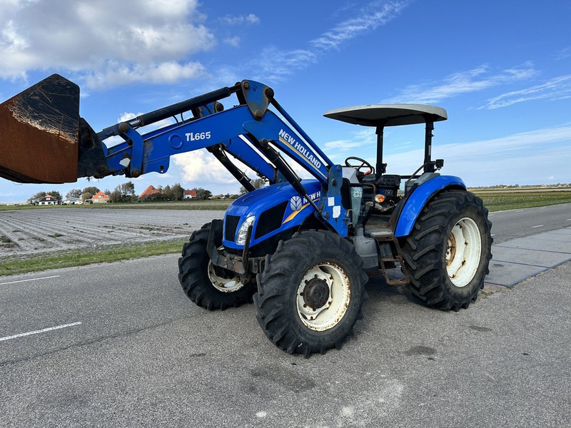 New Holland TD5.100 - Tracteur agricole: photos 1 New Holland TD5.100 - Tracteur agricole: photos 1