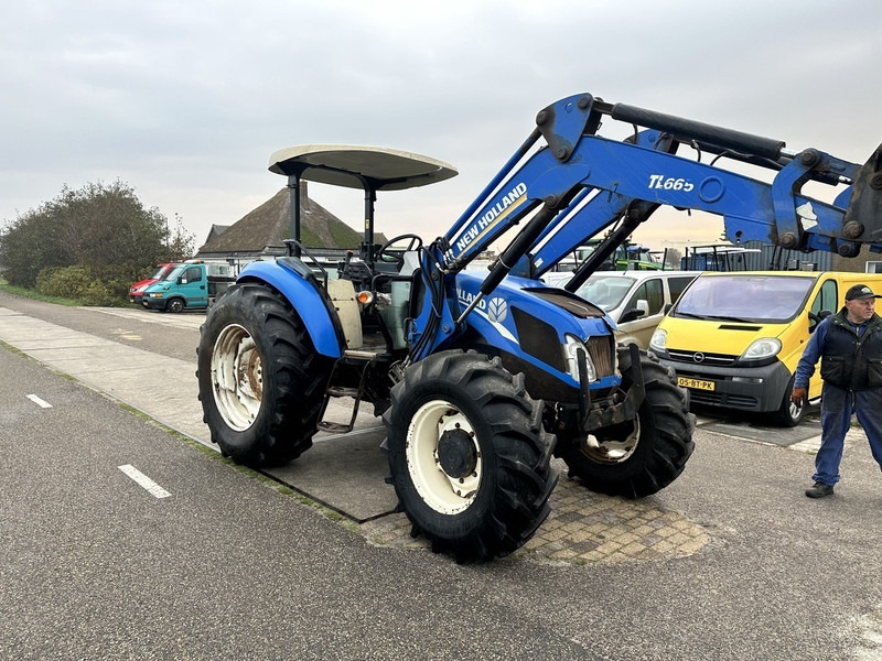 New Holland TD5.100 - Tracteur agricole: photos 3 New Holland TD5.100 - Tracteur agricole: photos 3