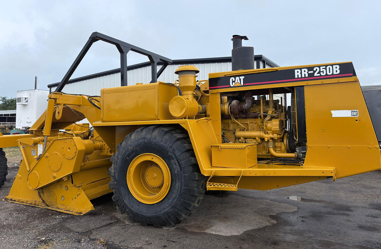 Caterpillar RR-250B - Stabilisateur: photos 3 Caterpillar RR-250B - Stabilisateur: photos 3