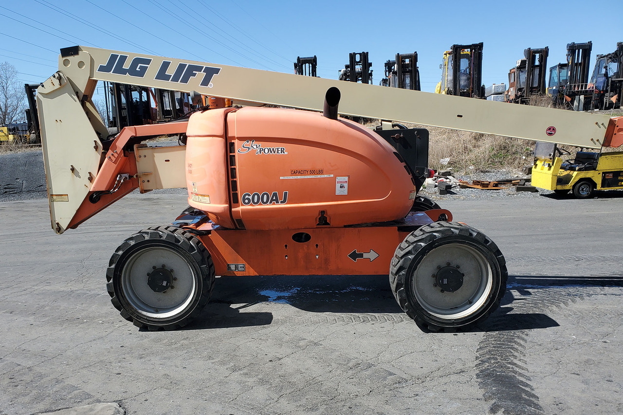 JLG 600AJ - Chargeuse sur pneus télescopique: photos 1 JLG 600AJ - Chargeuse sur pneus télescopique: photos 1