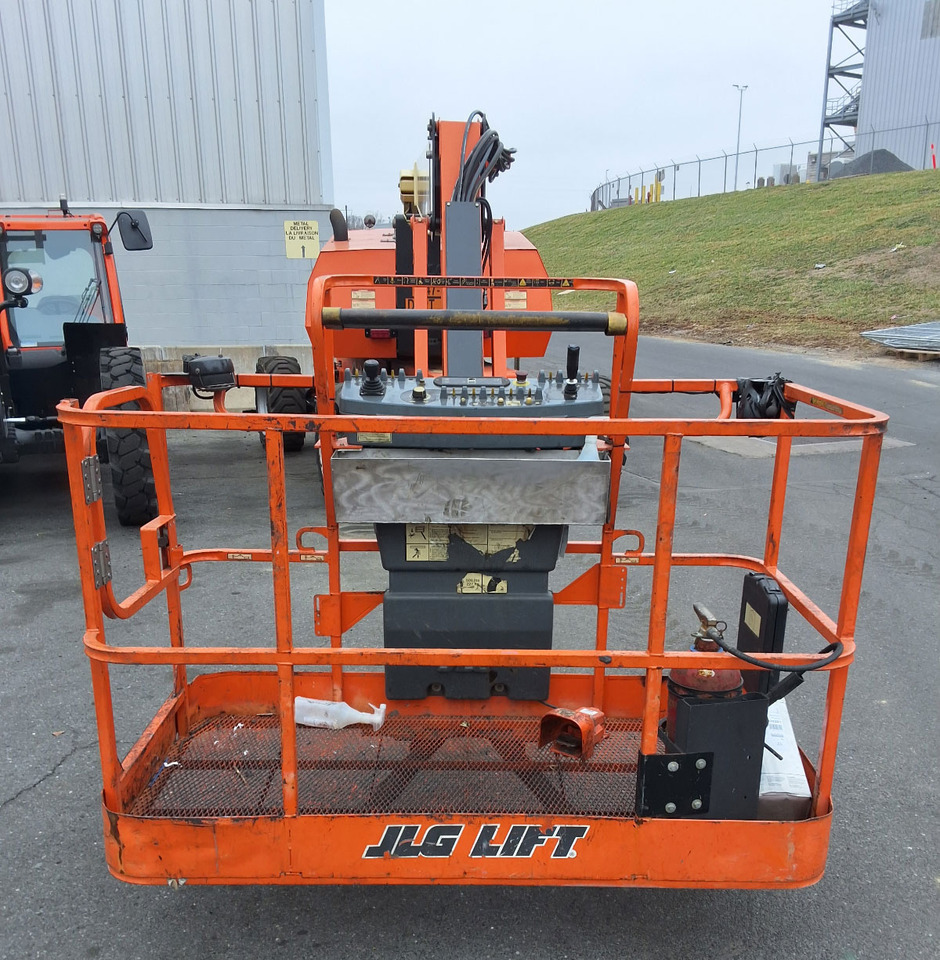 JLG 800AJ - Chargeuse sur pneus télescopique: photos 5 JLG 800AJ - Chargeuse sur pneus télescopique: photos 5