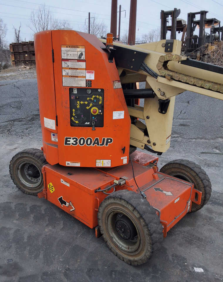 JLG E300AJP - Chargeuse sur pneus télescopique: photos 3 JLG E300AJP - Chargeuse sur pneus télescopique: photos 3