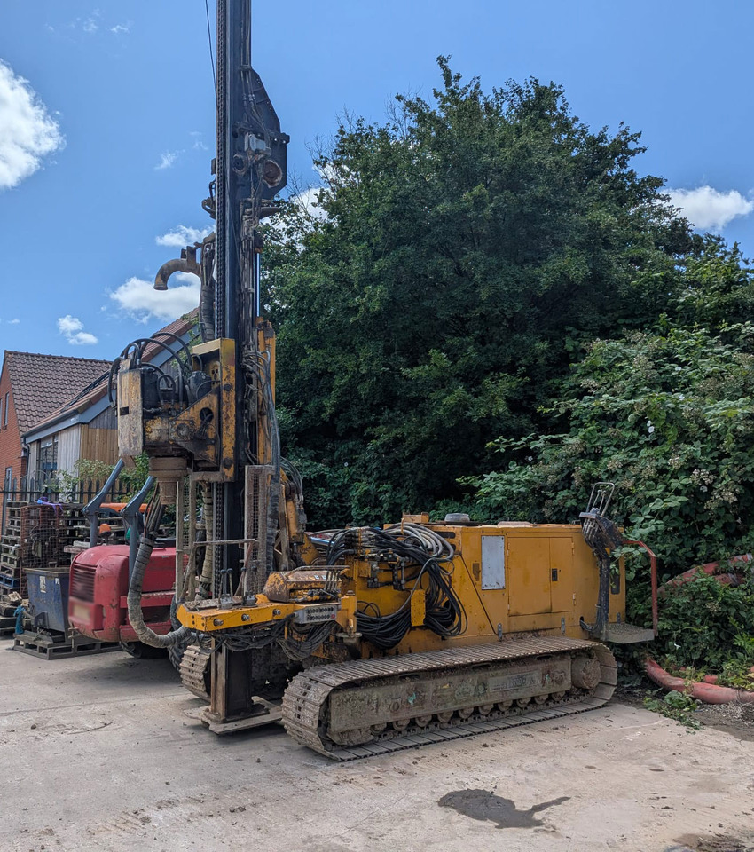 Klemm KR 709-2 - Mât de battage: photos 1 Klemm KR 709-2 - Mât de battage: photos 1