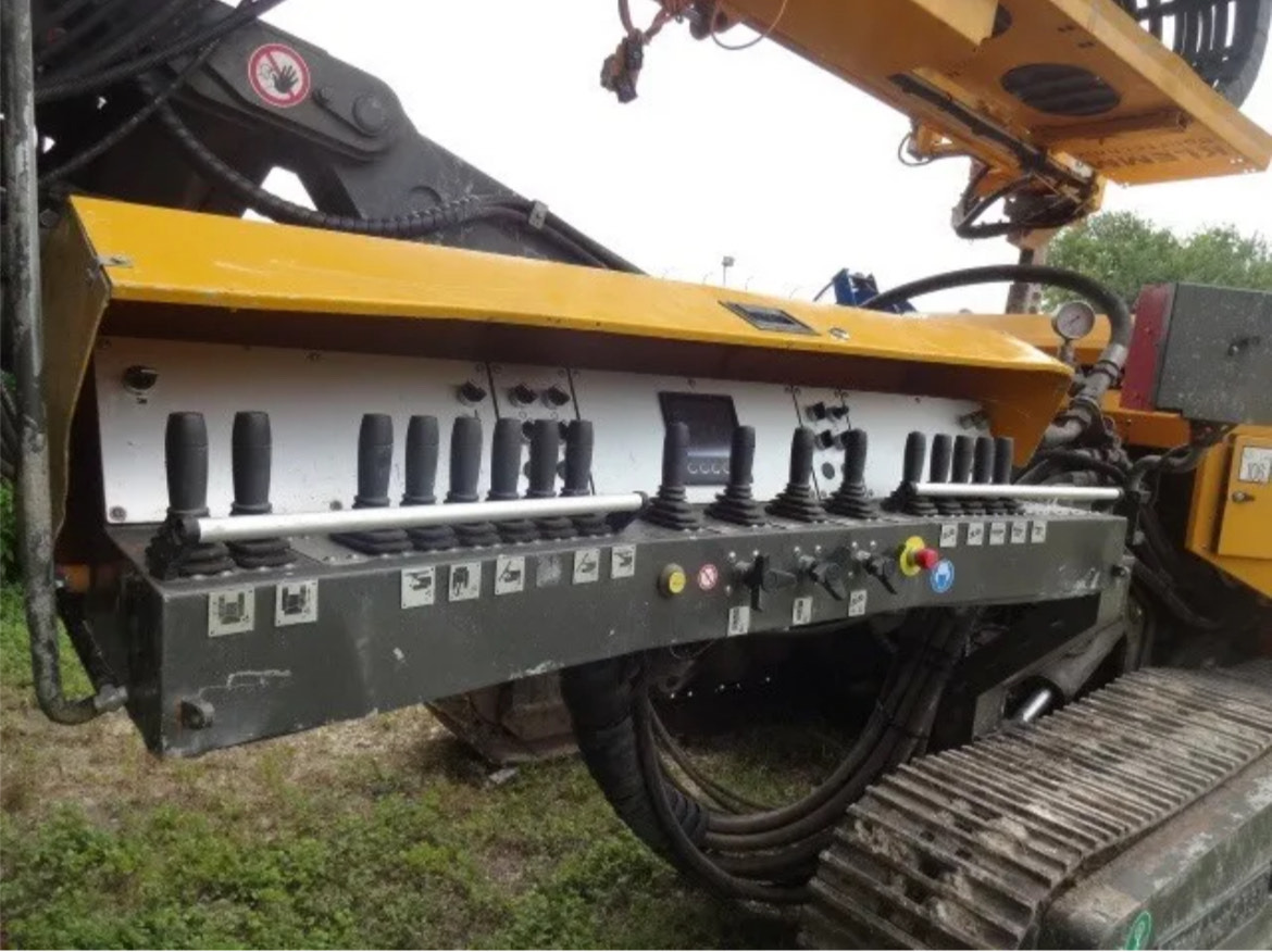 Klemm KR 801-3GK - Mât de battage: photos 5 Klemm KR 801-3GK - Mât de battage: photos 5