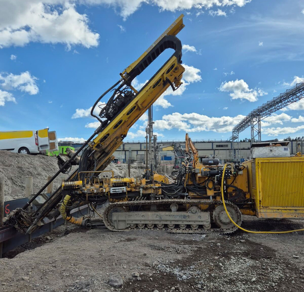 Klemm KR 805-2 - Mât de battage: photos 4 Klemm KR 805-2 - Mât de battage: photos 4