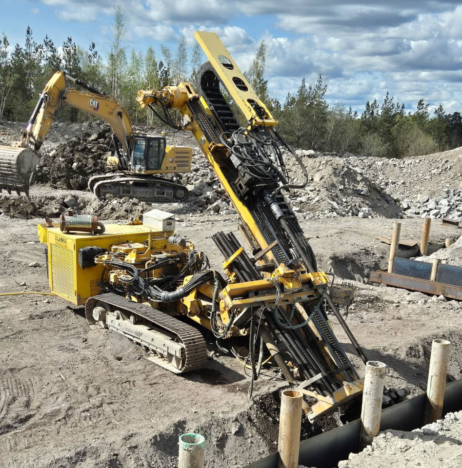 Klemm KR 805-2 - Mât de battage: photos 3 Klemm KR 805-2 - Mât de battage: photos 3