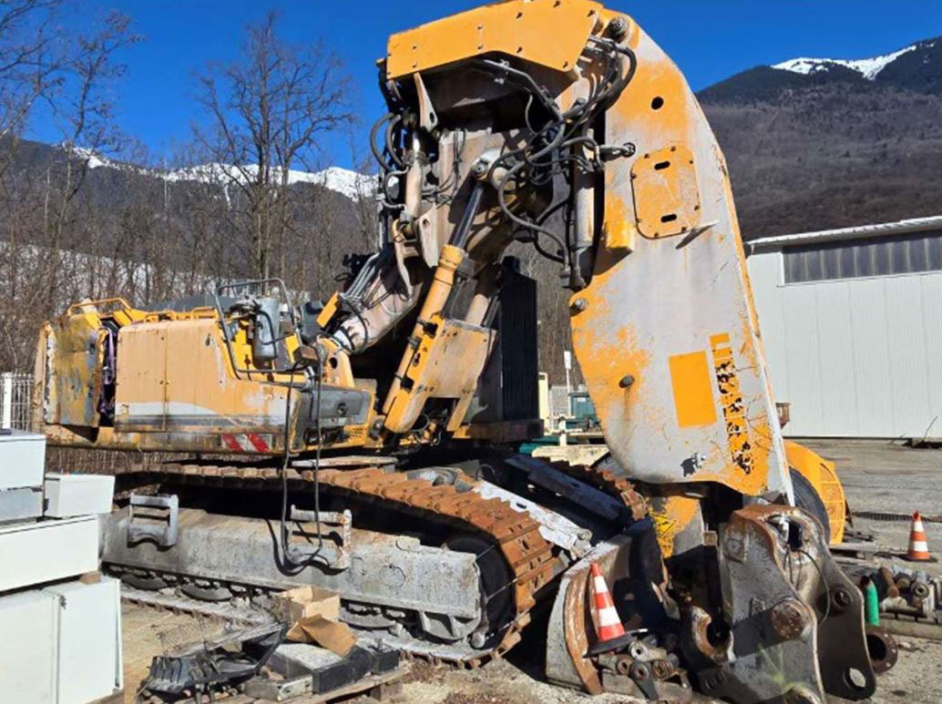 Liebherr R944C T Litronic - Machine d'exploitation minière: photos 1 Liebherr R944C T Litronic - Machine d'exploitation minière: photos 1