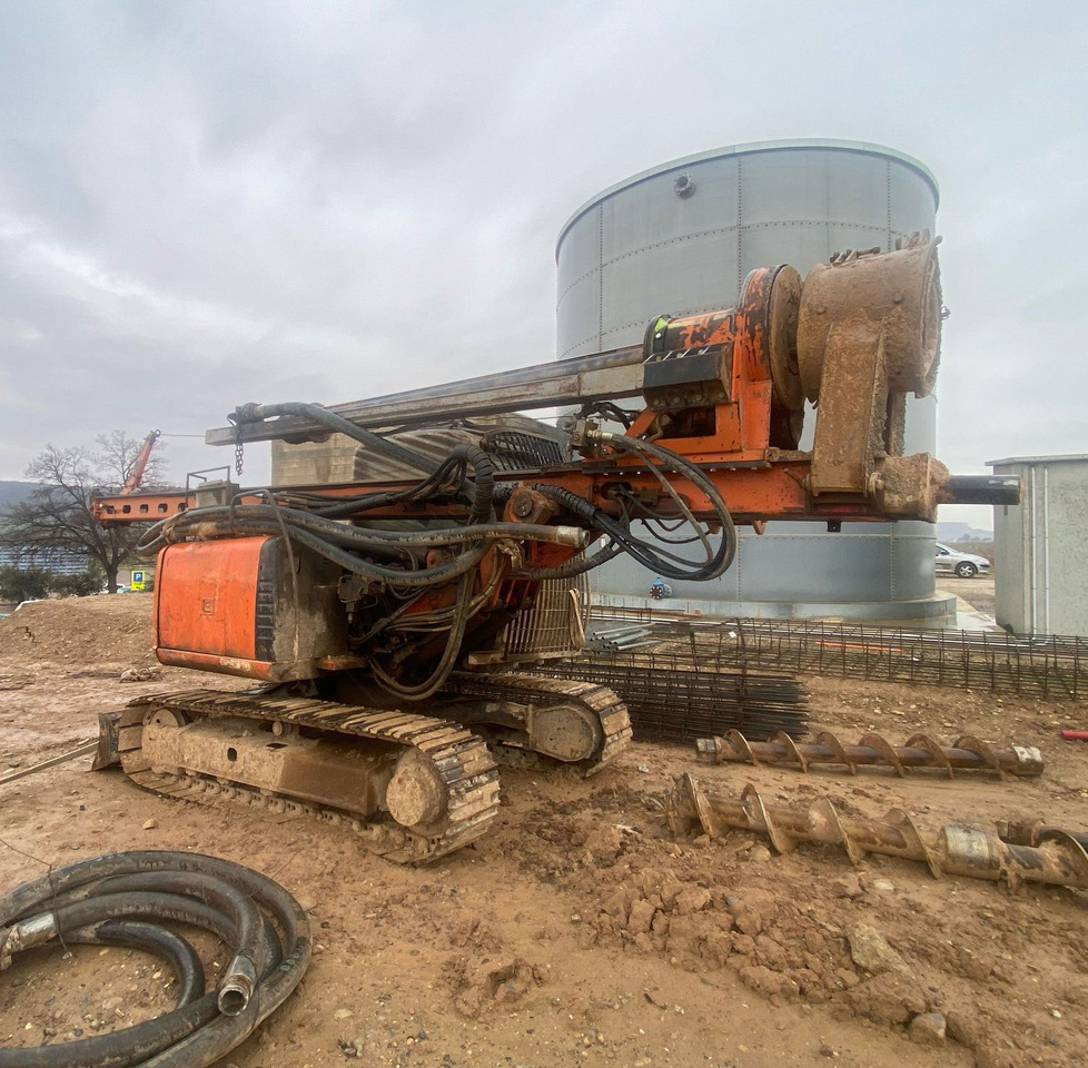 Tescar CF3 - Mât de battage: photos 1 Tescar CF3 - Mât de battage: photos 1