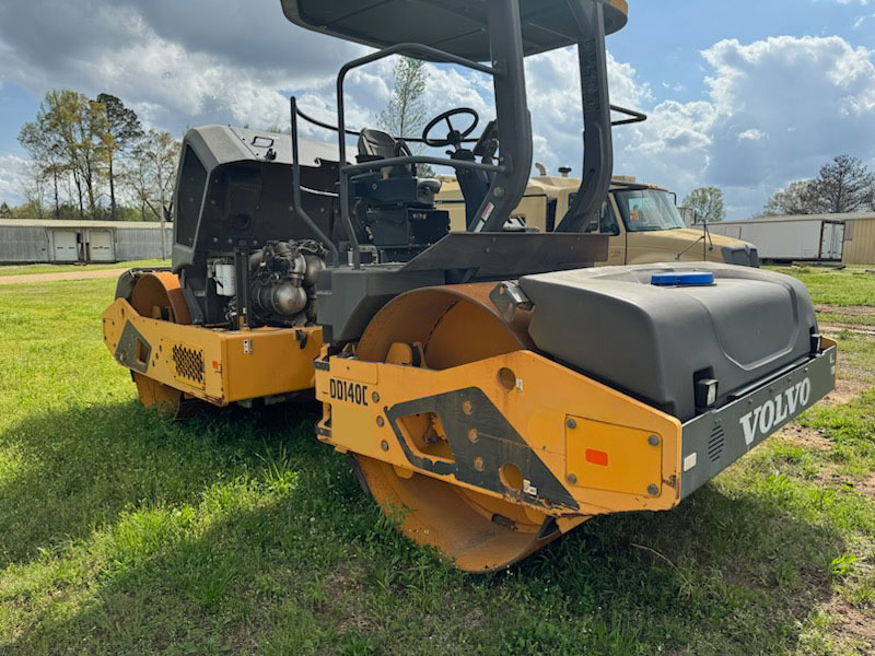 Volvo DD140C - Compacteur: photos 1 Volvo DD140C - Compacteur: photos 1