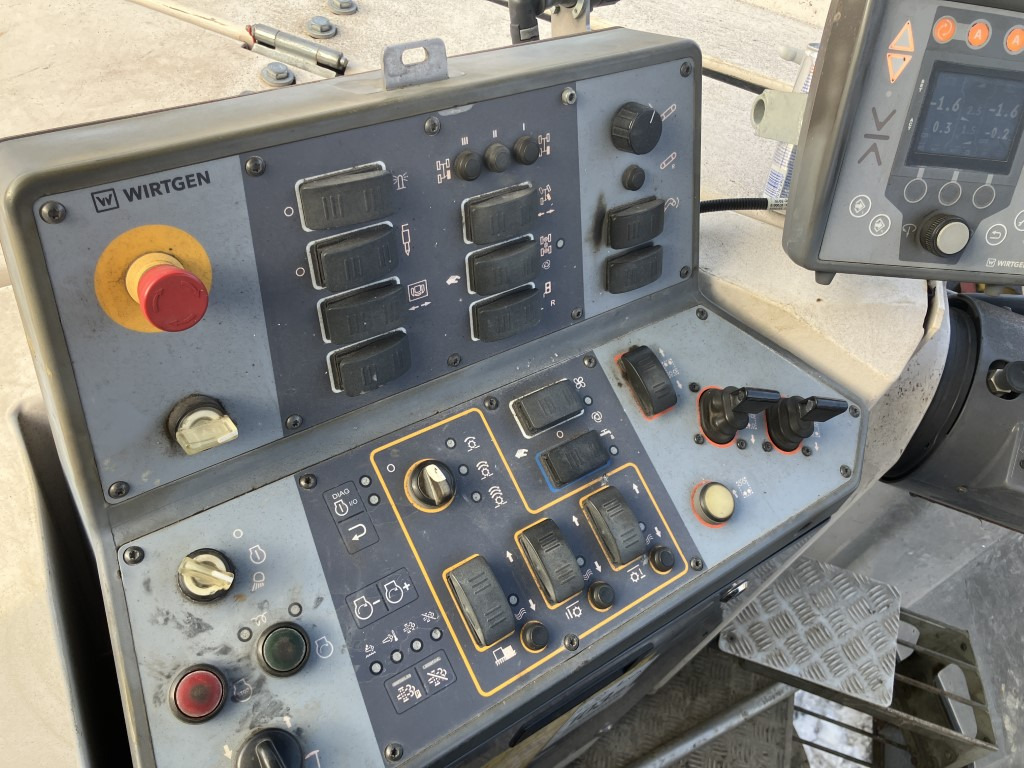 Wirtgen W 120 CFI - Fraiseuse à froid: photos 5 Wirtgen W 120 CFI - Fraiseuse à froid: photos 5