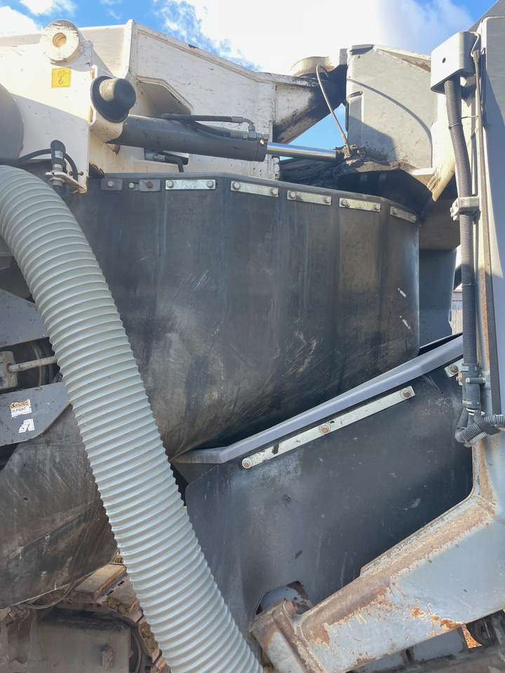 Wirtgen W 220 - Fraiseuse à froid: photos 5 Wirtgen W 220 - Fraiseuse à froid: photos 5