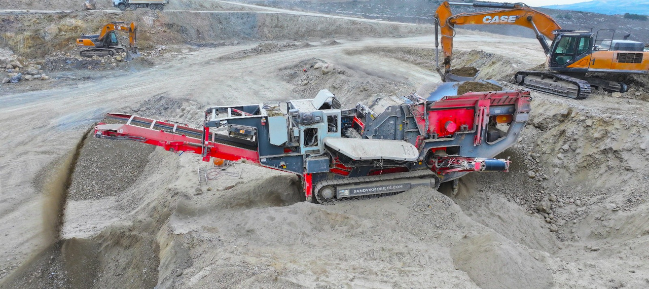 FABO USED SANDVIK MOBILE CRAWLER 140 PDK CRUSHER - Concasseur mobile: photos 1 FABO USED SANDVIK MOBILE CRAWLER 140 PDK CRUSHER - Concasseur mobile: photos 1