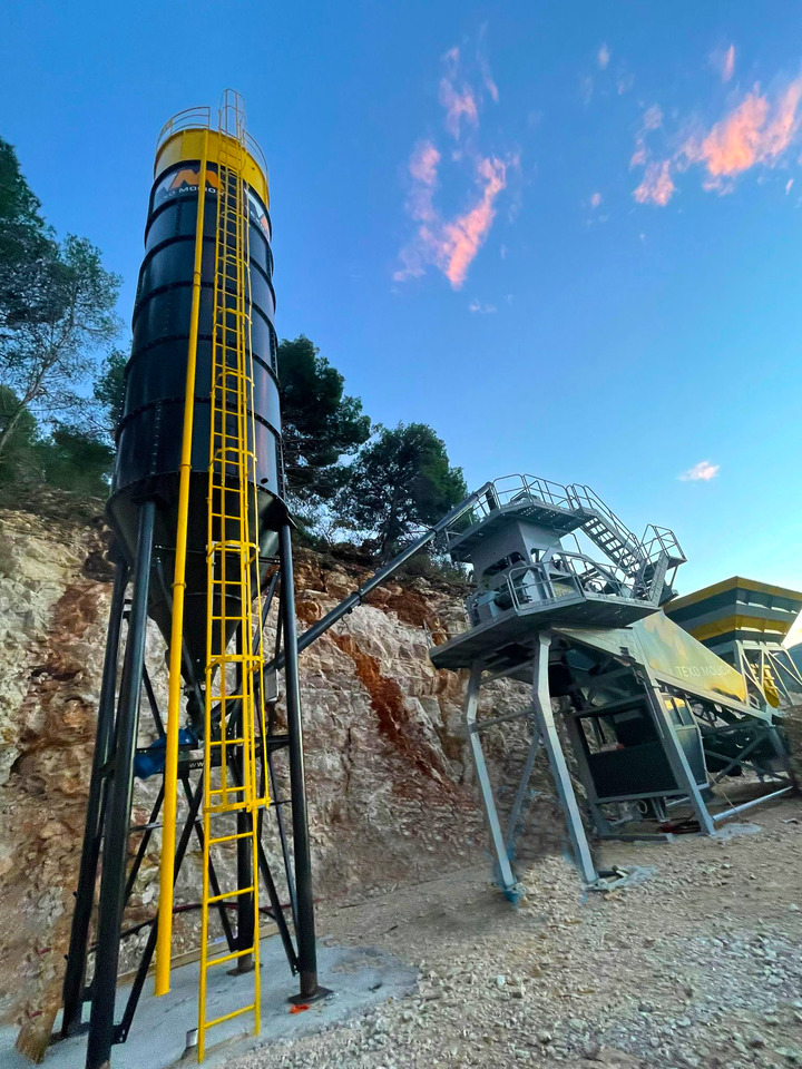 FABO mobile concrete batching plant - Centrale à béton: photos 2 FABO mobile concrete batching plant - Centrale à béton: photos 2