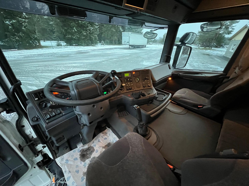 Camion hydrocureur Scania R164 GB6X2*4NA 480 - 13m3: photos 10 Camion hydrocureur Scania R164 GB6X2*4NA 480 - 13m3: photos 10