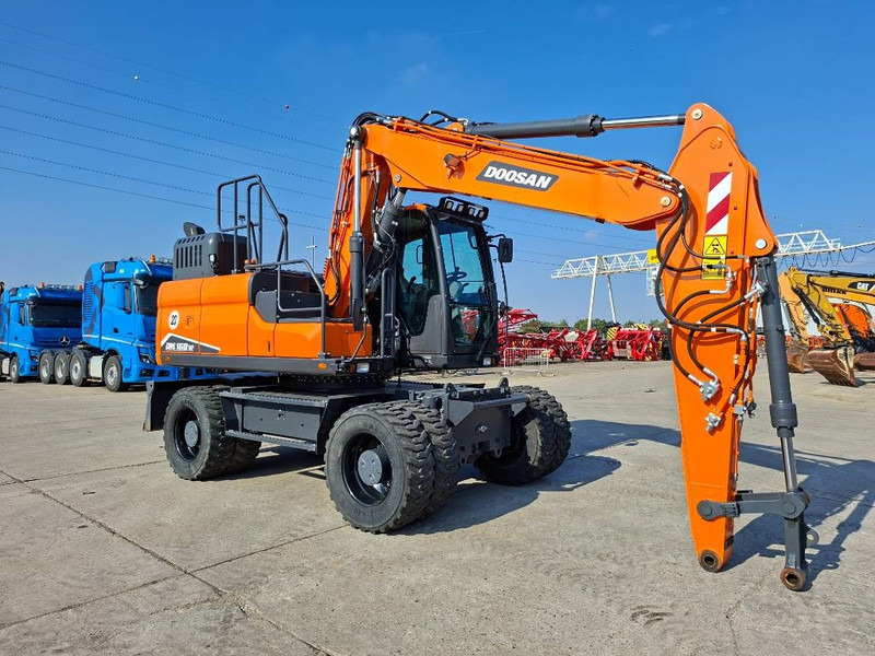 Doosan DX 160 W-7 (EX Demo) - Pelle sur pneus: photos 3 Doosan DX 160 W-7 (EX Demo) - Pelle sur pneus: photos 3