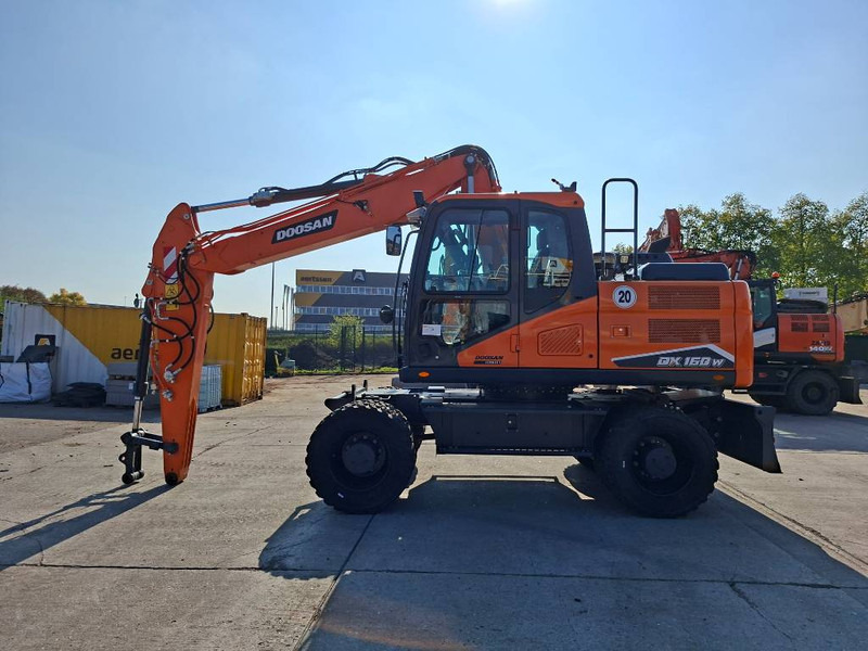 Doosan DX 160 W-7 (EX Demo) - Pelle sur pneus: photos 1 Doosan DX 160 W-7 (EX Demo) - Pelle sur pneus: photos 1