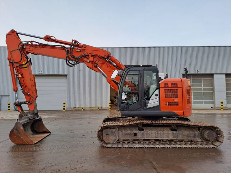 Hitachi ZX 225 US LC-5 B (Trimble GPS Prepared) - Pelle sur chenille: photos 1 Hitachi ZX 225 US LC-5 B (Trimble GPS Prepared) - Pelle sur chenille: photos 1