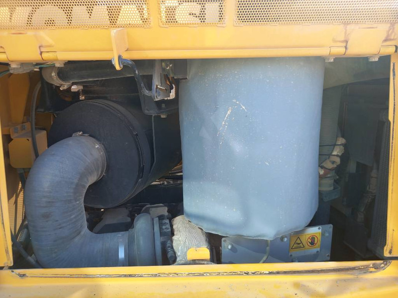 Bulldozer Komatsu D155A-6R (4 pieces available - Abu Dhabi): photos 11