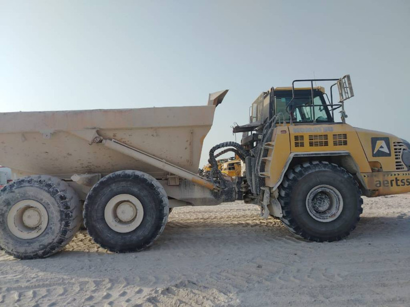 Komatsu HM400-3R (4 pieces available in Abu Dhabi) - Tombereau articulé: photos 2 Komatsu HM400-3R (4 pieces available in Abu Dhabi) - Tombereau articulé: photos 2