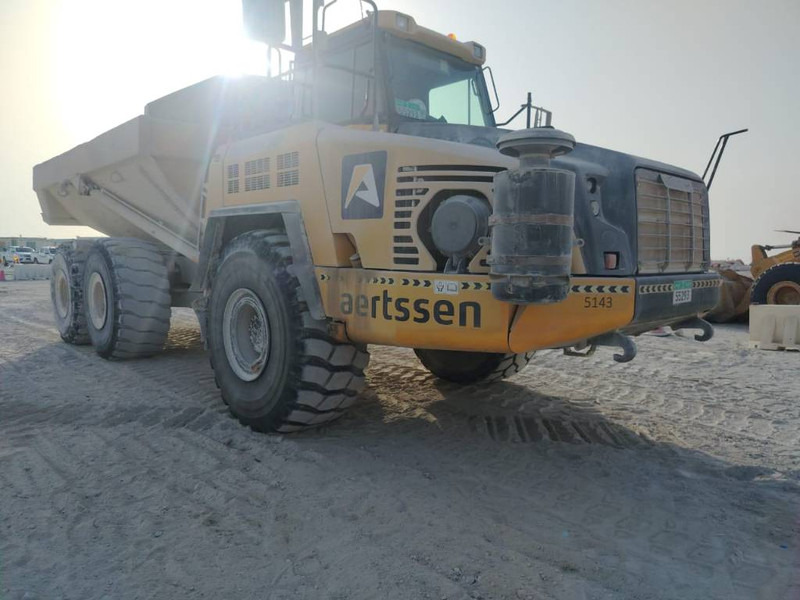 Komatsu HM400-3R (4 pieces available in Abu Dhabi) - Tombereau articulé: photos 4 Komatsu HM400-3R (4 pieces available in Abu Dhabi) - Tombereau articulé: photos 4