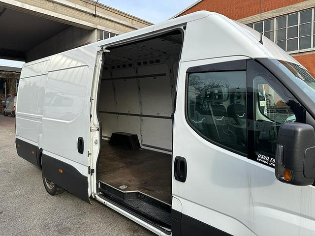 Iveco - Fourgon utilitaire: photos 5 Iveco - Fourgon utilitaire: photos 5
